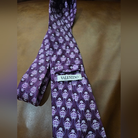 Valentino Italian Silk Tie Used Purple Pink - Picture 2 of 8